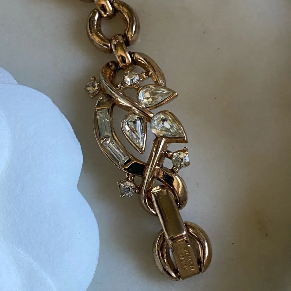 𝅺breathtaking vintage Trifari gold tone bracelet_6